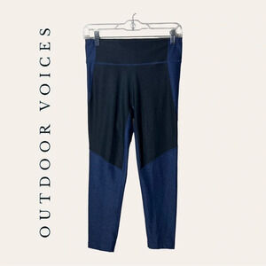 2108. Outdoor VOICES LEGGINGS NAVY BLUE/BLACK IN COLOR‎ SIZE MEDIUM